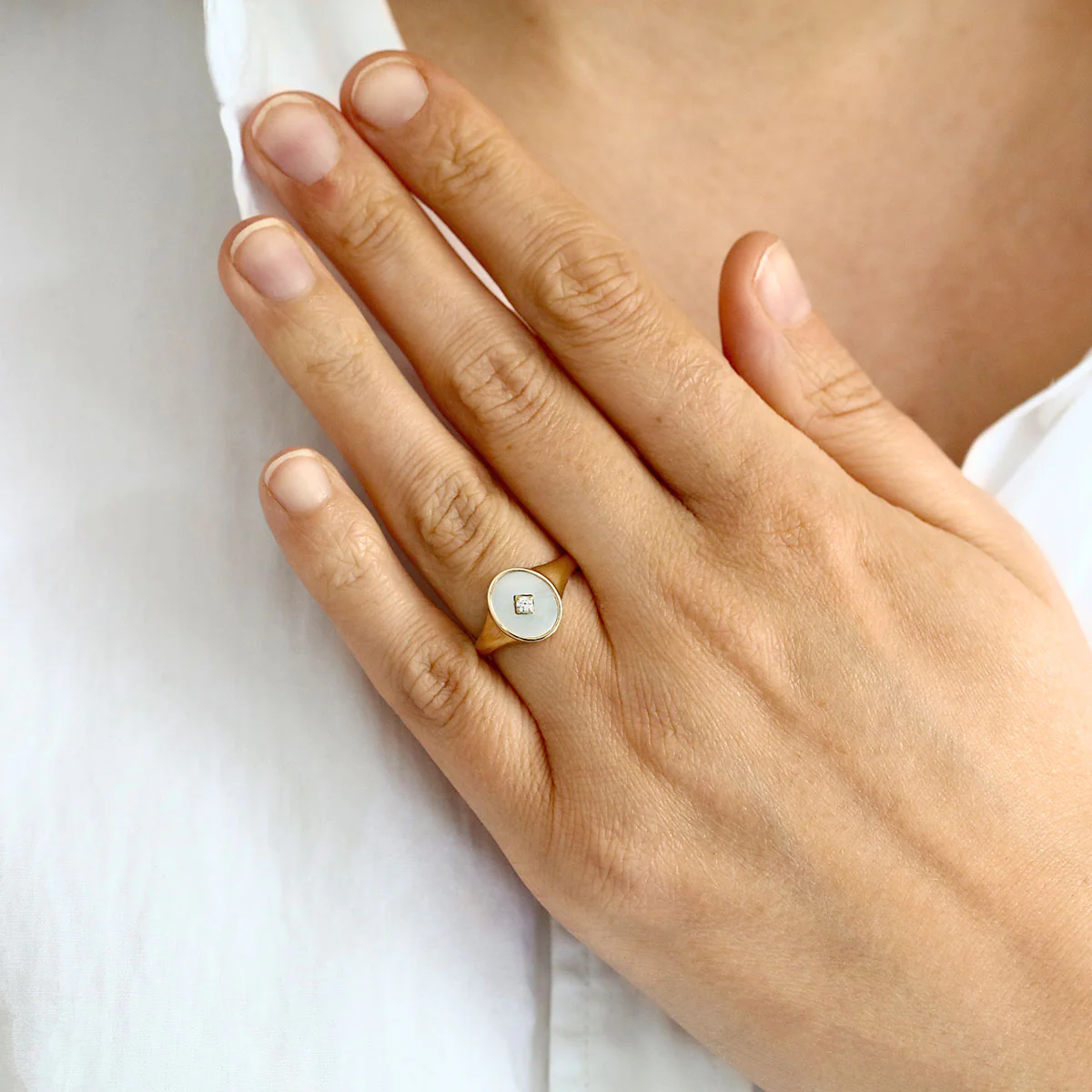 0.05ct Brilliant Cut Diamond and Mother of Pearl Oval Signet Ring | 9K Yellow Gold - Image 6
