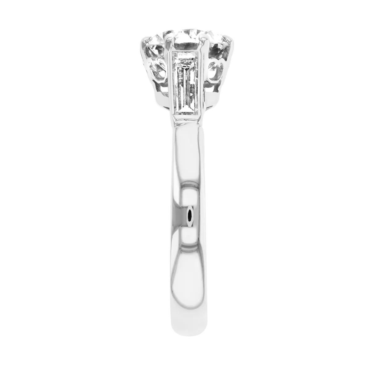 1.86ct Ada Vintage Inspired Round Brilliant with Baguette Shoulders Engagement Ring | Pre-Loved | Platinum - Image 4