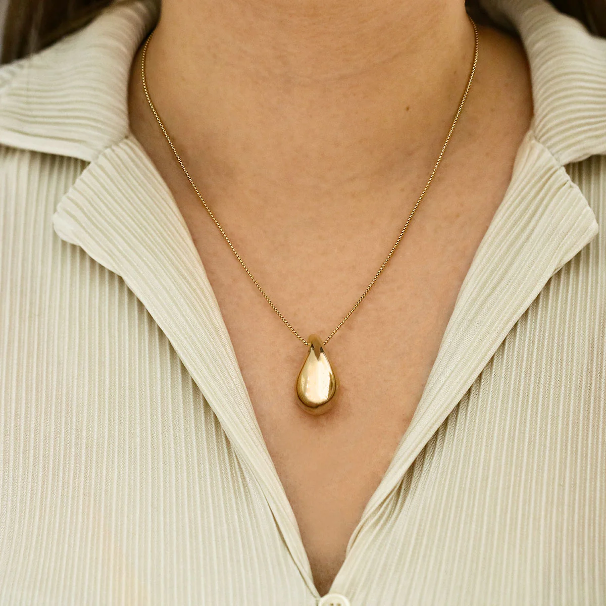 Soleil Collection 18" Large Teardrop Pendant | 9K Yellow Gold - Image 4