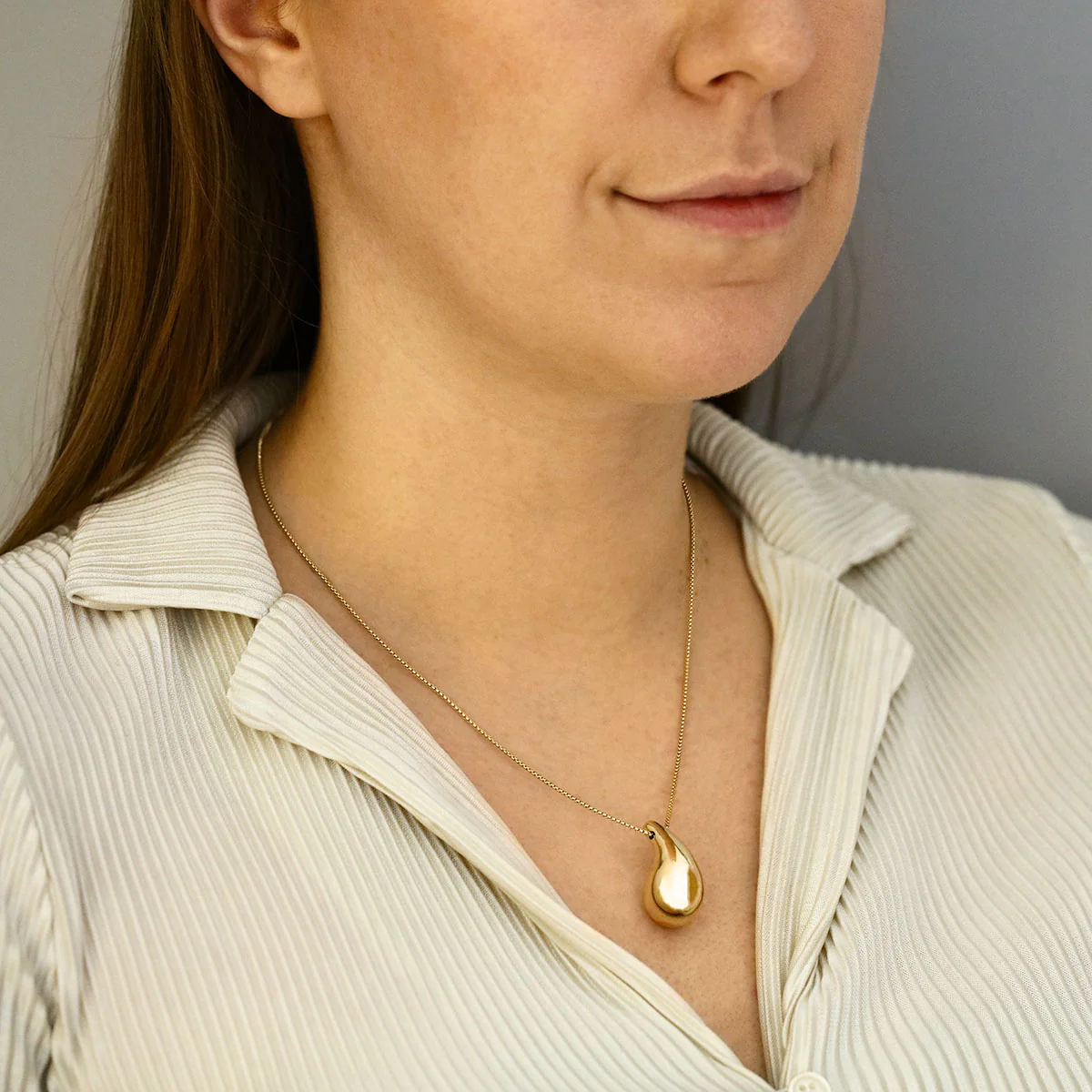 Soleil Collection 18" Large Teardrop Pendant | 9K Yellow Gold - Image 5