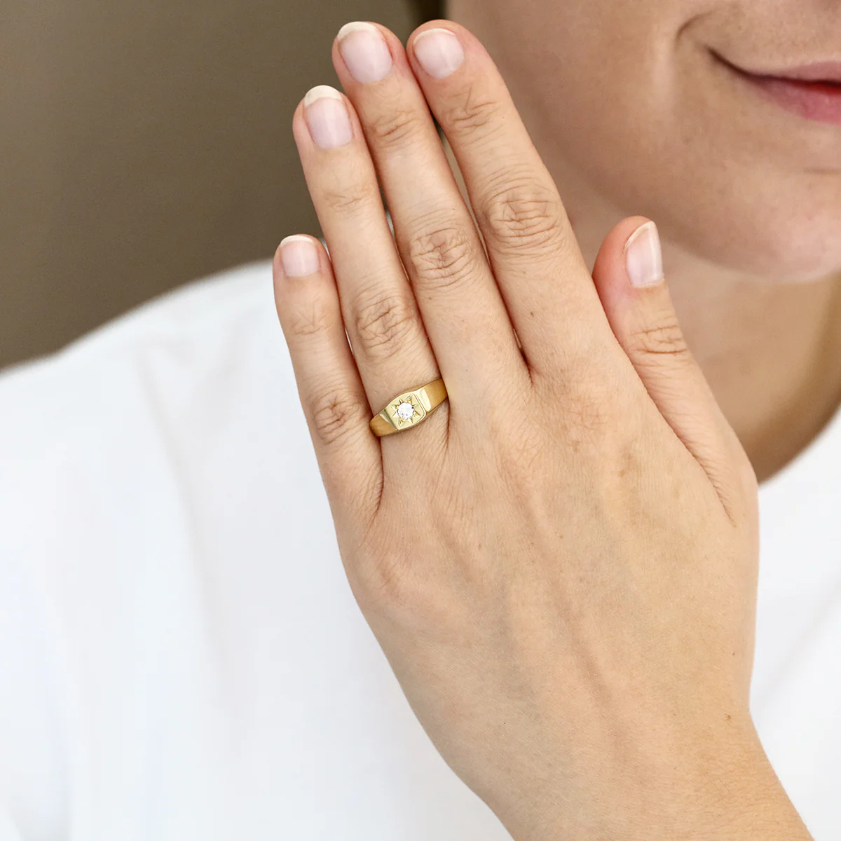 1965 0.18ct Diamond Signet Ring | Pre-Loved | 18K Yellow Gold - Image 6