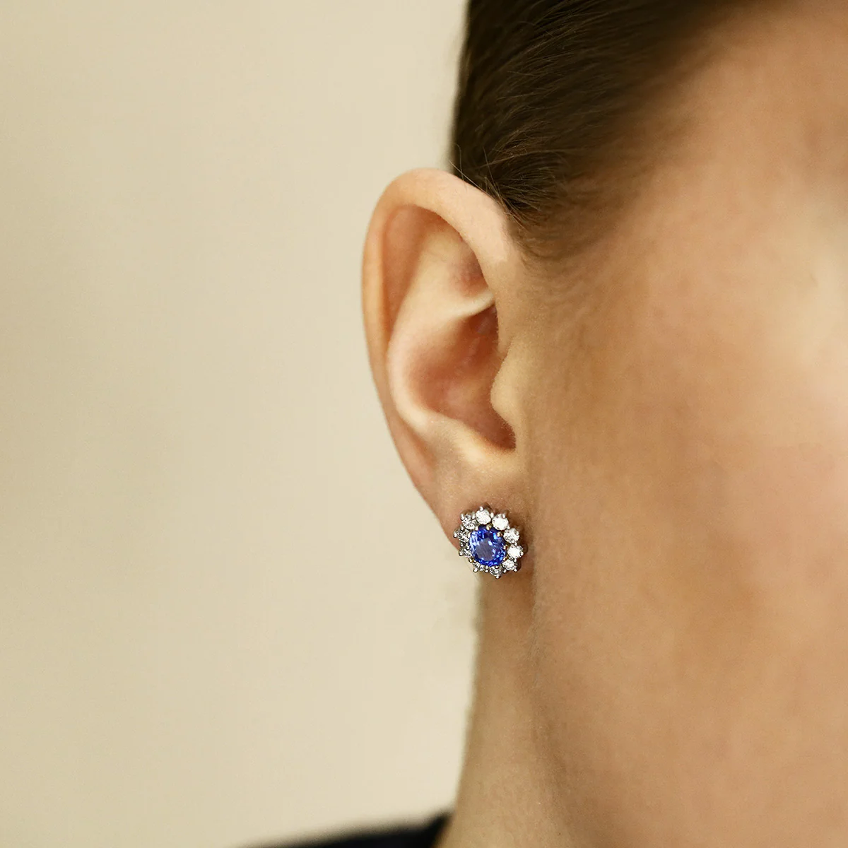 2.86ct Oval Cut Sapphire and 1.20ct Diamond Cluster Earrings | Pre-Loved | 18K White Gold - Image 6