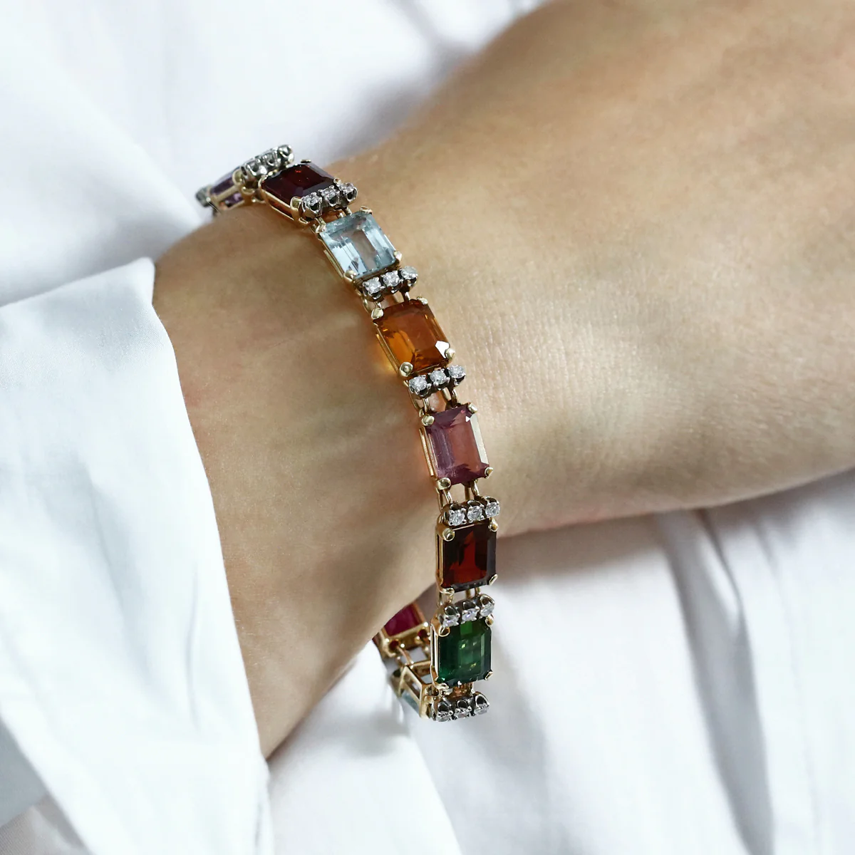 28.50ct Multi-Gemstone and Diamond Bracelet | Pre-Loved | 14K Yellow Gold - Image 5