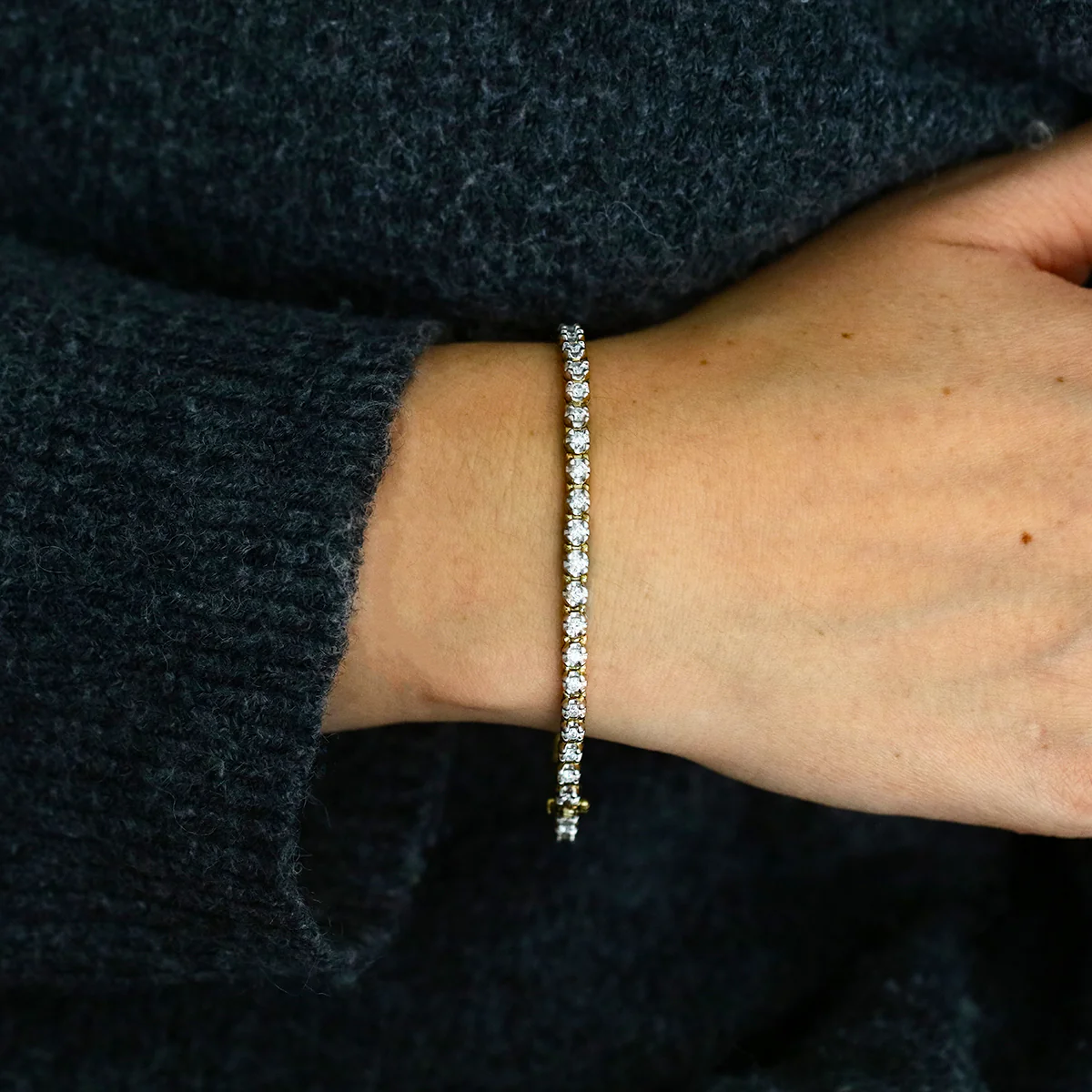 2ct Brilliant Cut Diamond Tennis Bracelet | Pre-Loved | 9K Yellow Gold - Image 4
