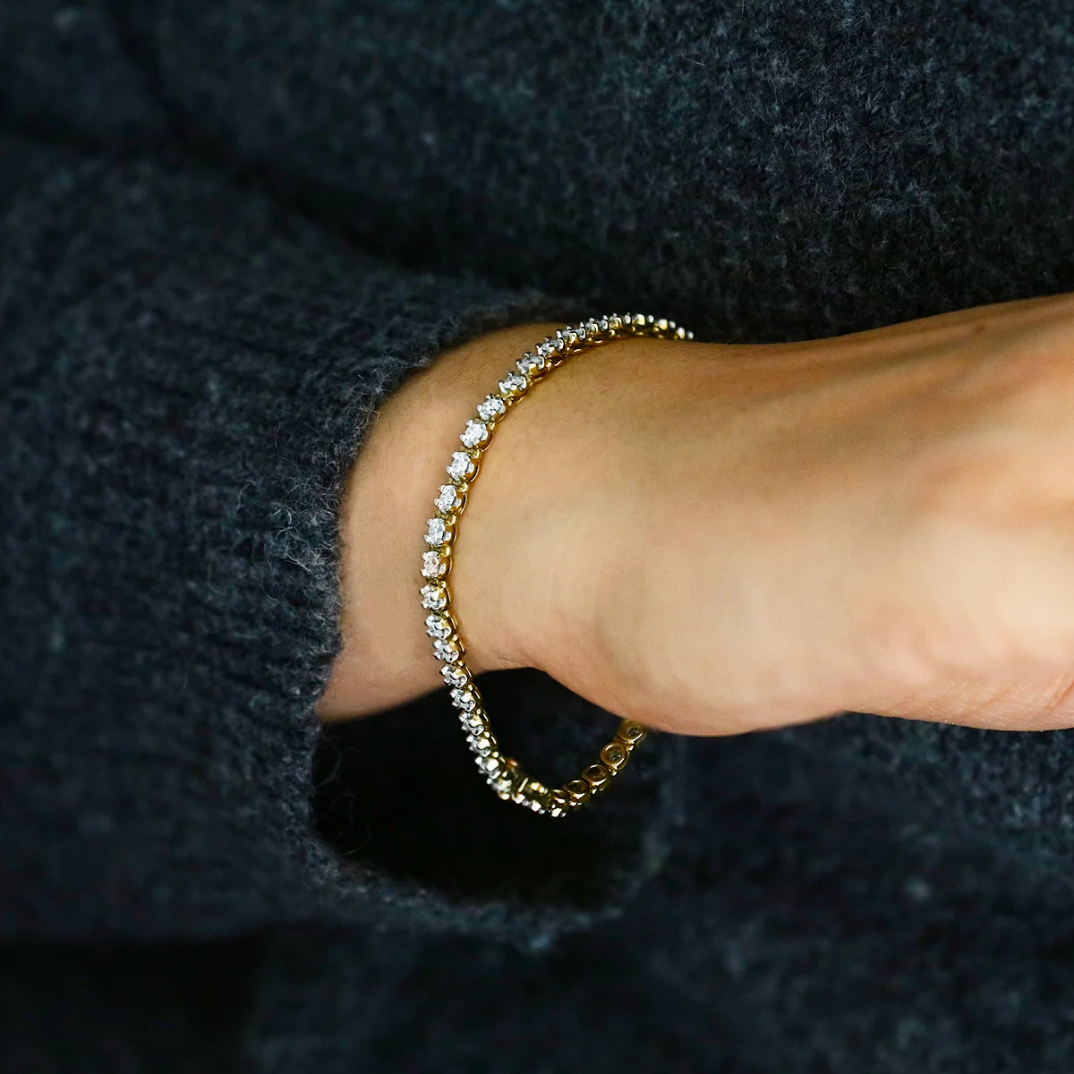 2ct Brilliant Cut Diamond Tennis Bracelet | Pre-Loved | 9K Yellow Gold - Image 5