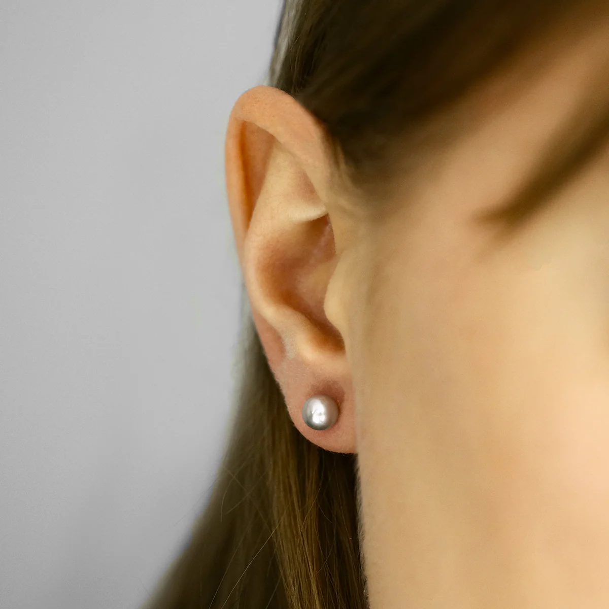 Pearlessence Collection 6-6.5mm Round Grey Cultured River Pearl Stud Earrings | 9K Yellow Gold - Image 5