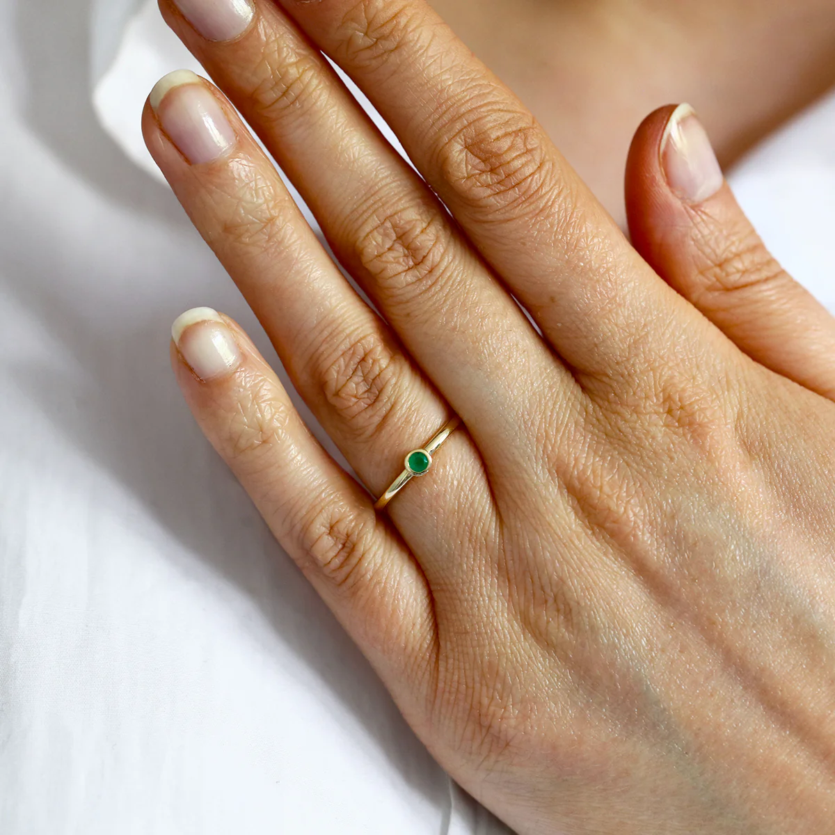 Birthstone Collection 0.11ct Emerald Rubover Ring | 9K Yellow Gold - Image 6