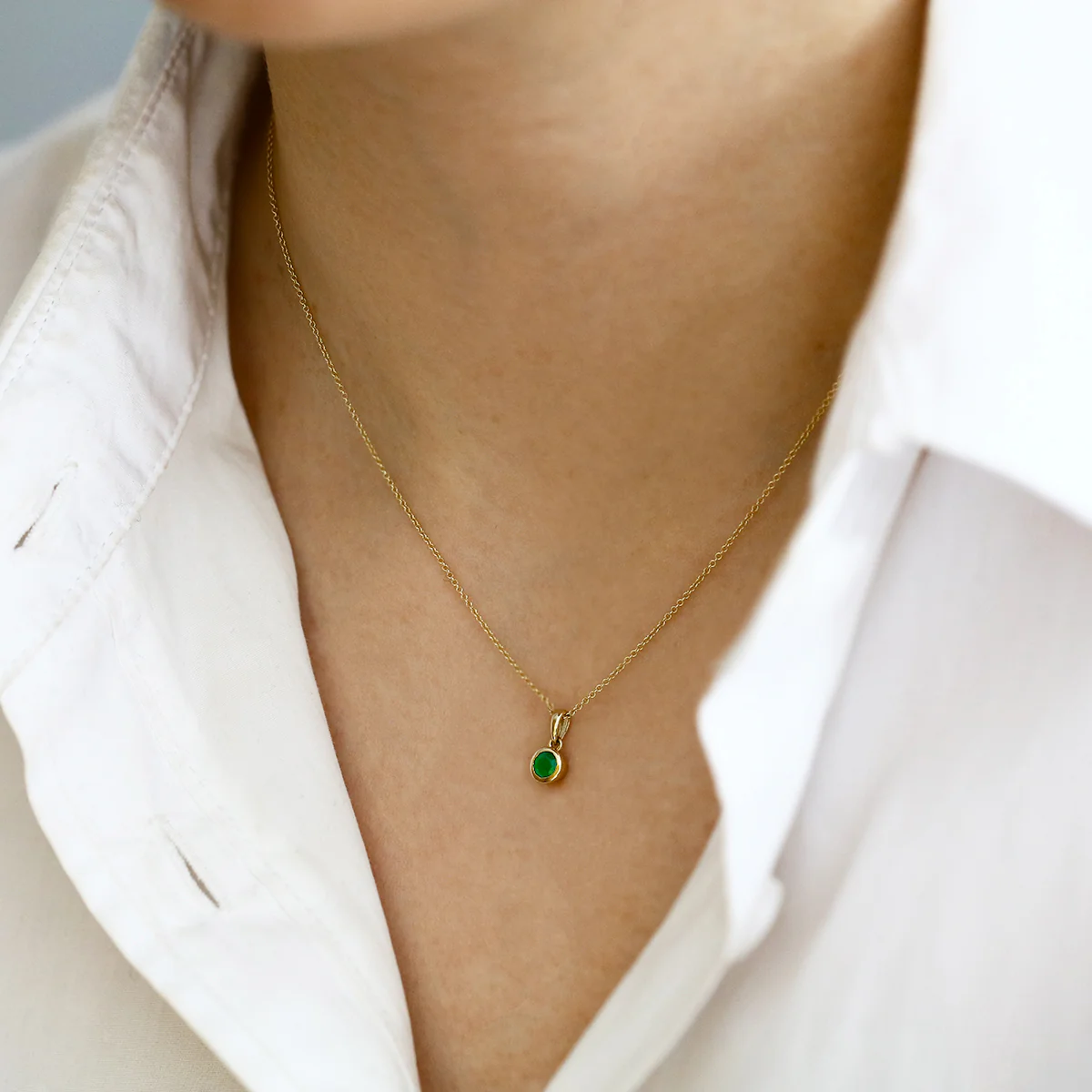 Bijou Collection Emerald Pendant and Earring Set | 9K Yellow Gold - Image 7
