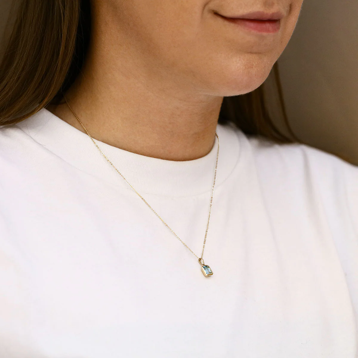 Birthstone Collection 0.80ct Emerald Cut Aquamarine Bezel Set Paperclip Chain Pendant | 9K Yellow Gold - Image 5