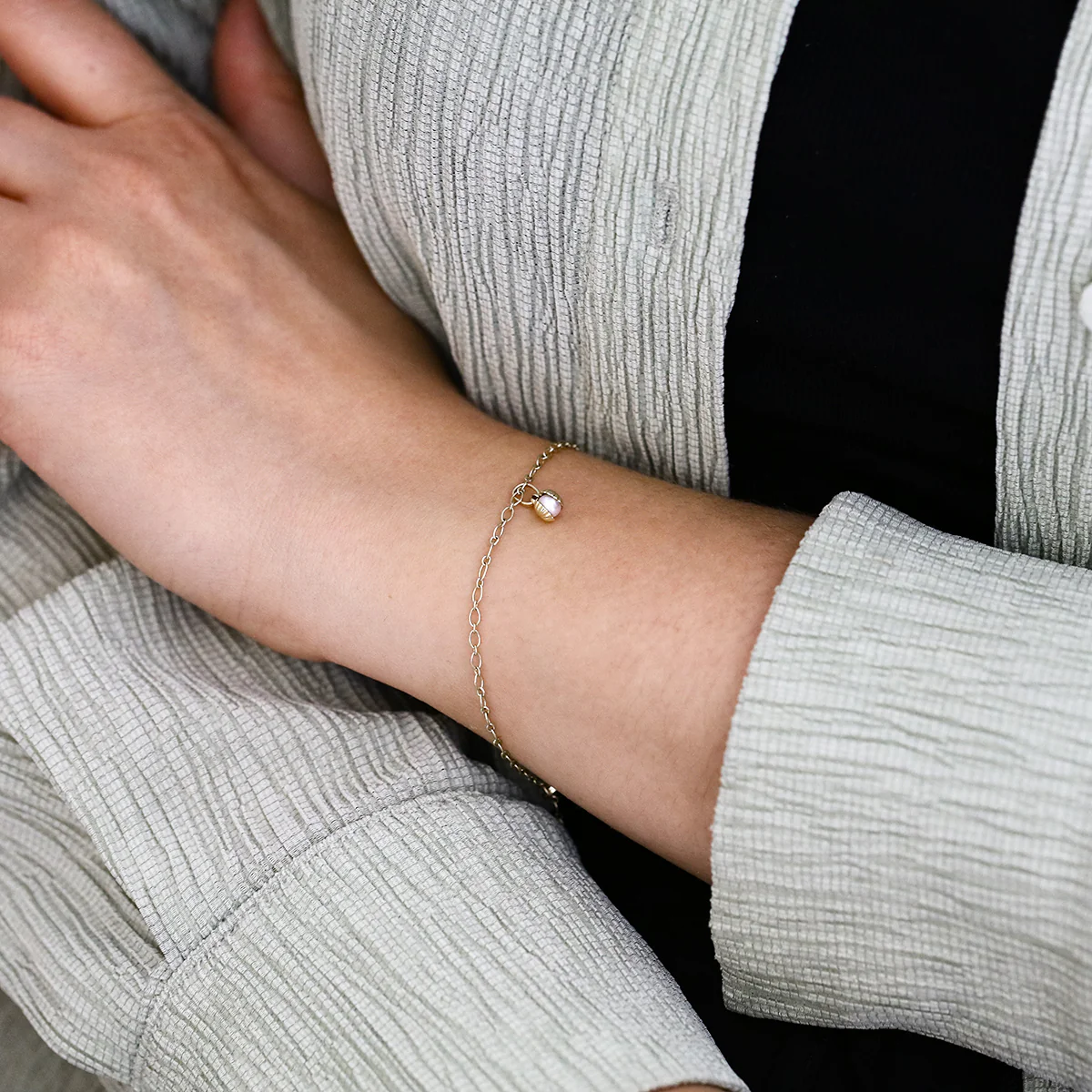Charm Collection Shell and pearl Charm and Trace Bracelet | 9K Yellow Gold - Image 6