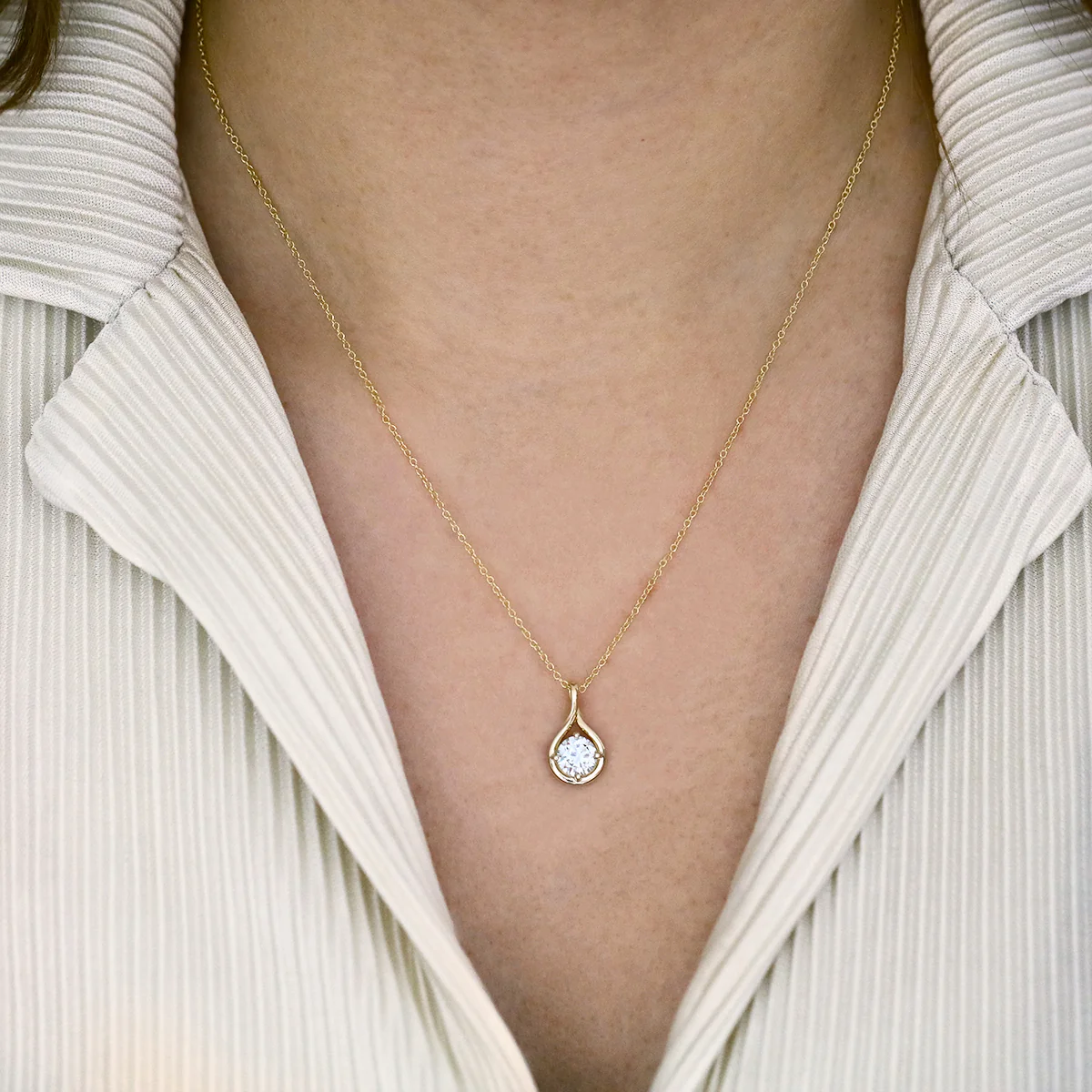 Everyday Diamonds 1.00ct Brilliant Cut Lab Grown Diamond Solitaire Pendant | 9K Yellow Gold - Image 4