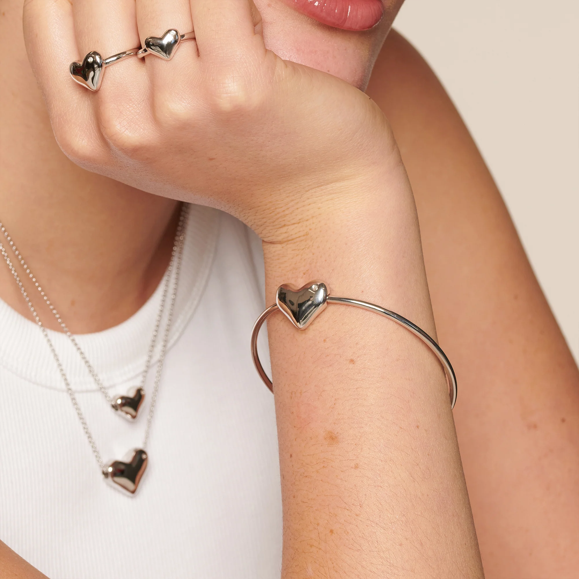 Hot Diamonds Desire Bangle | Sterling Silver - Image 3