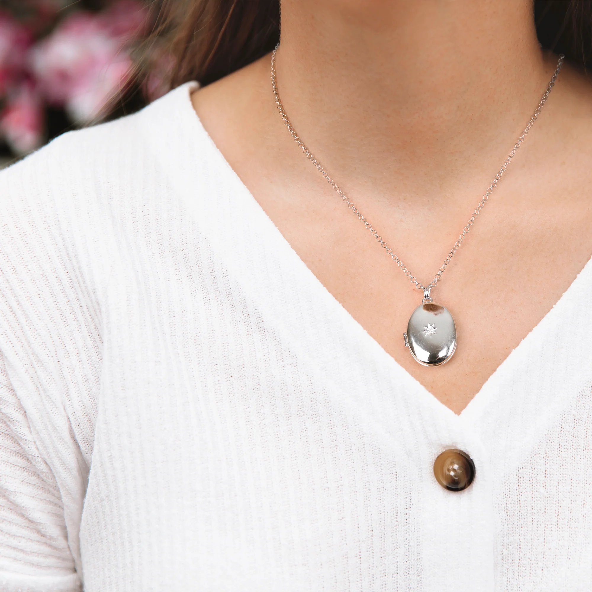 Hot Diamonds Romantic Oval Locket | Sterling Silver - Image 4