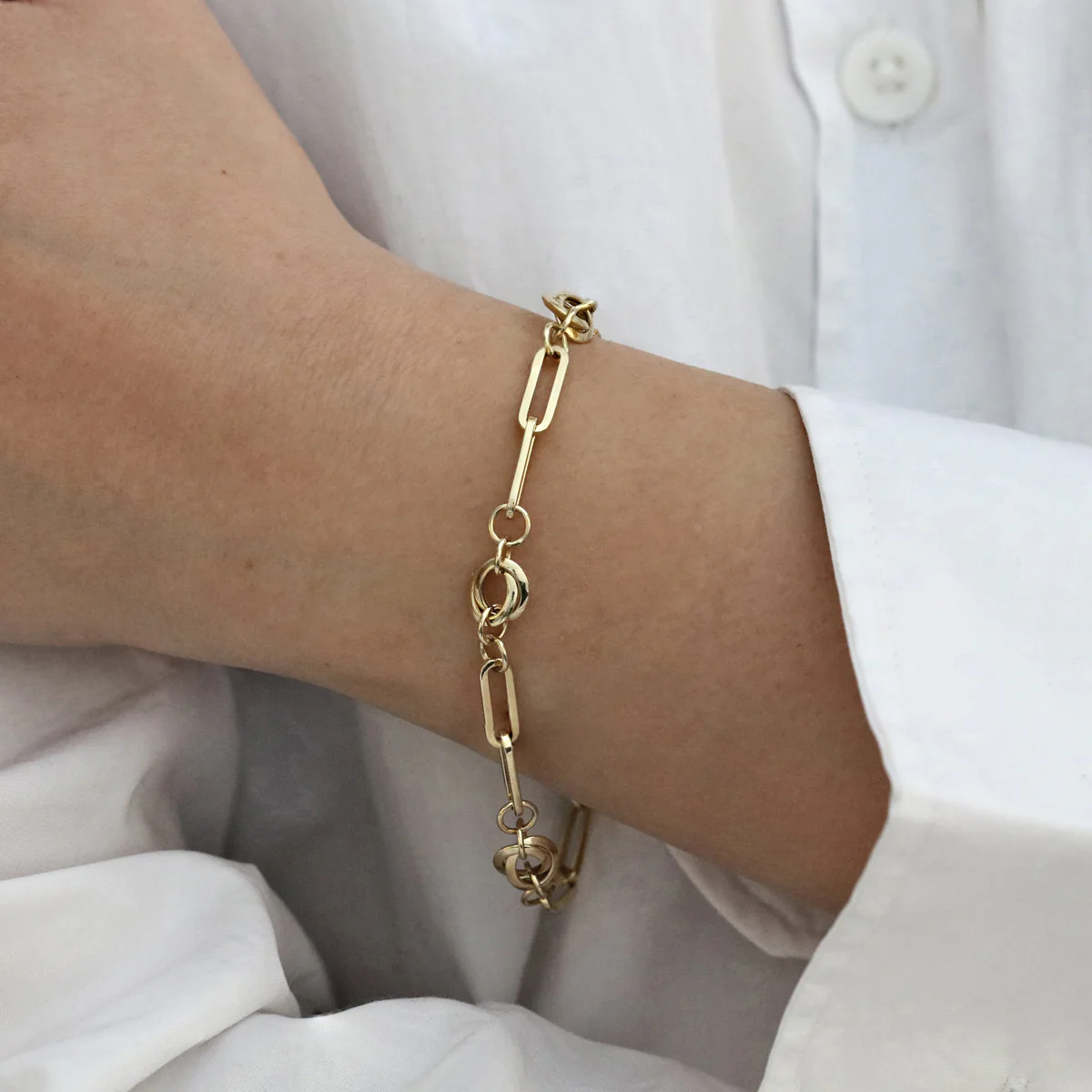 Knot and Paperclip Link Bracelet | 9K Yellow Gold - Image 3