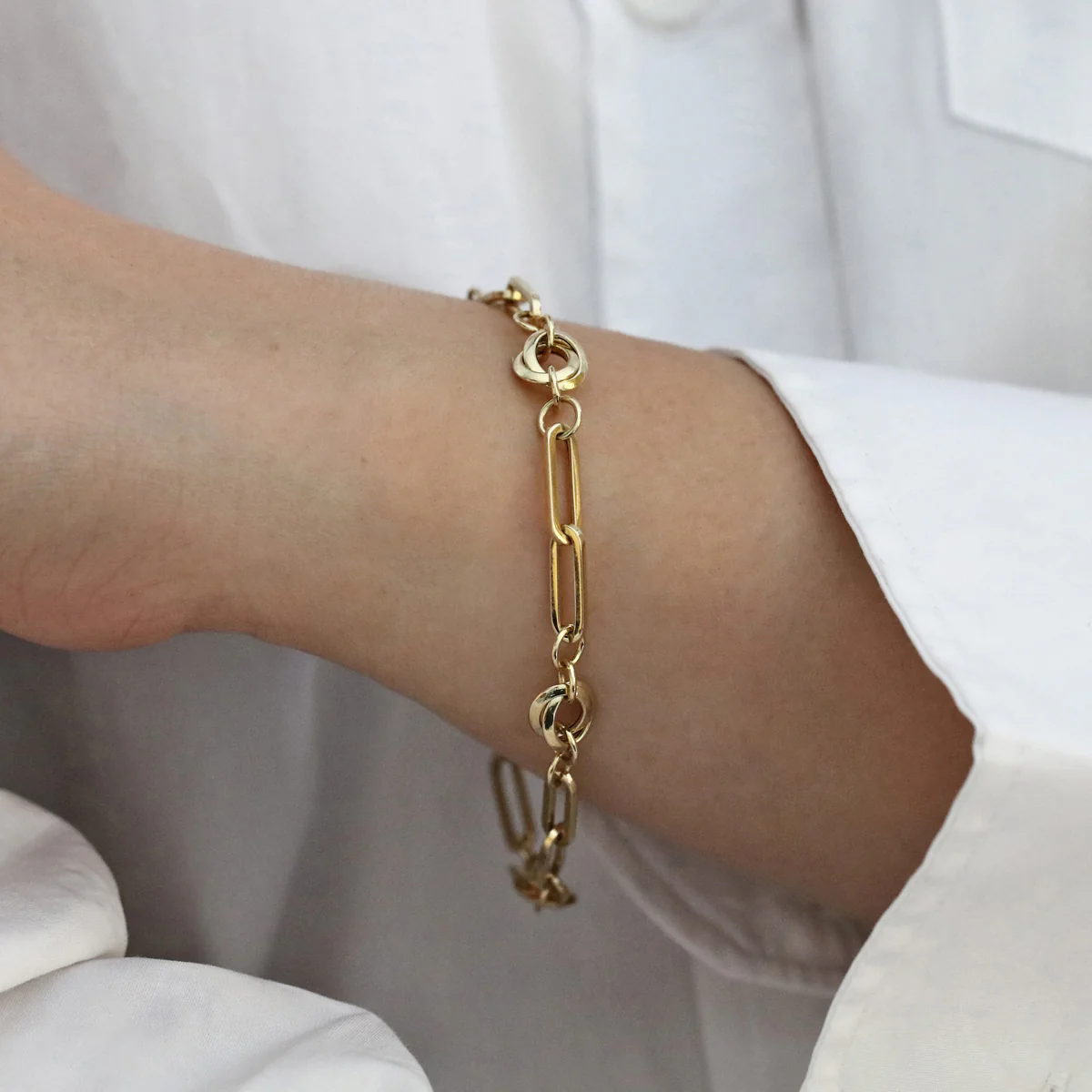 Knot and Paperclip Link Bracelet | 9K Yellow Gold - Image 4