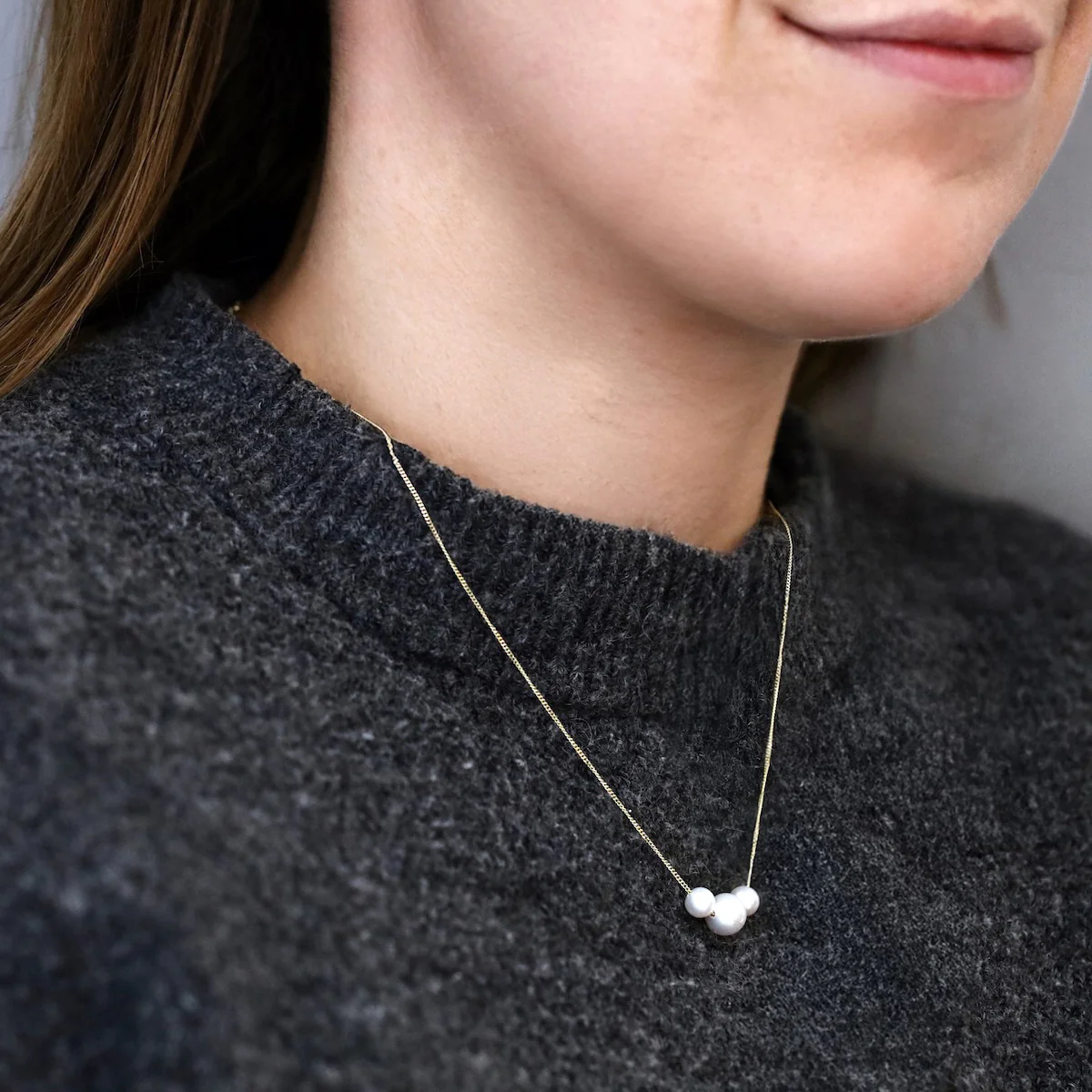 Pearlessence Collection 18" Sliding Trio White Cultured River Pearl Necklace | 9K Yellow Gold - Image 4