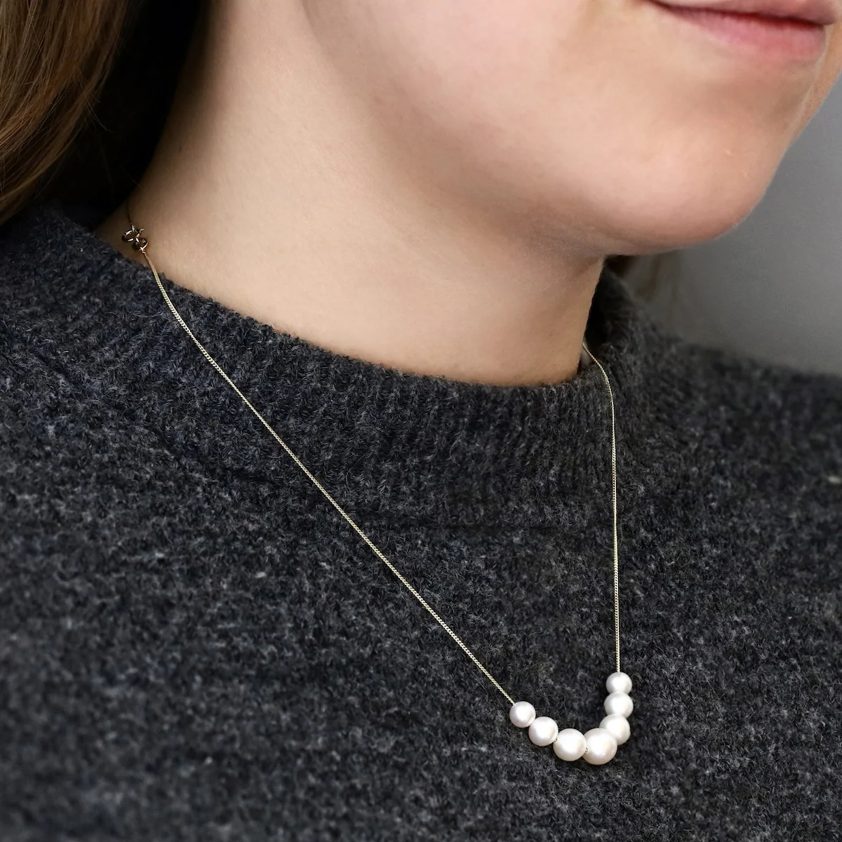 Pearlessence Collection 18" Sliding White Cultured River Pearl Graduated Necklace | 9K Yellow Gold - Image 4