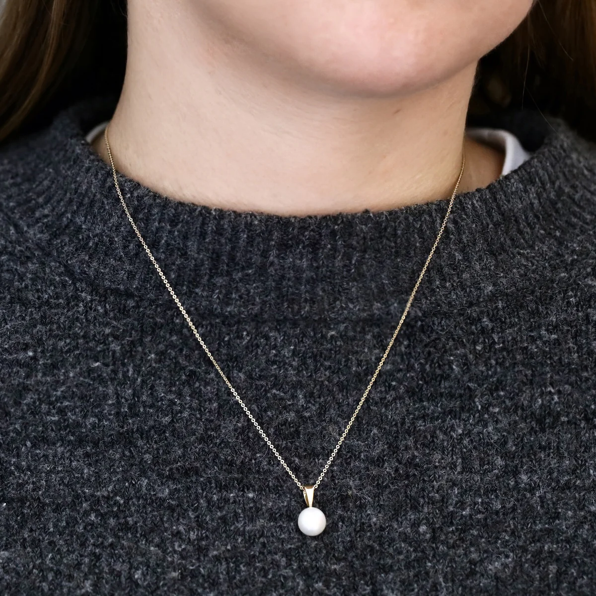 Pearlessence Collection 8-8.5mm Cultured River Pearl Necklace | 9K Yellow Gold - Image 3