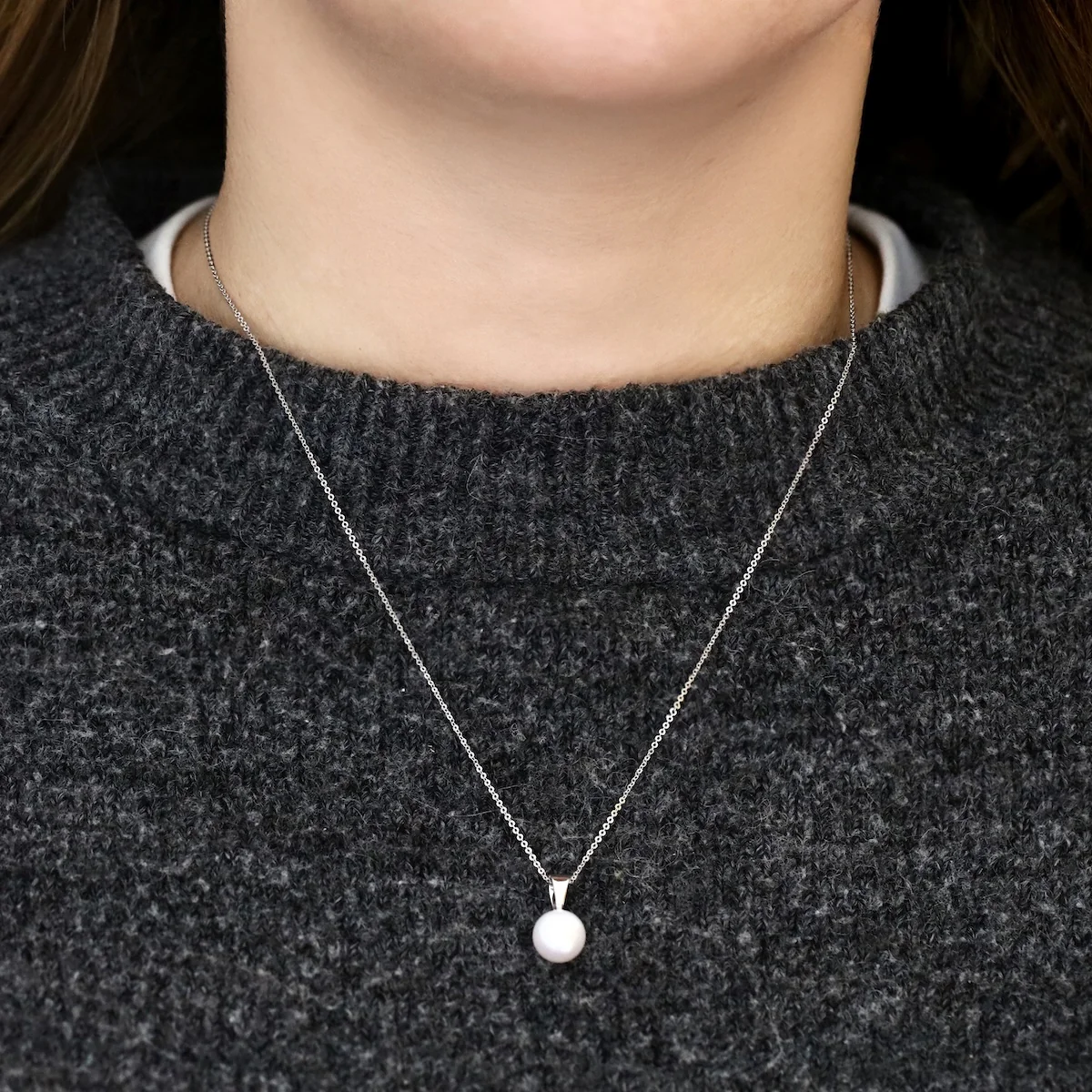 Pearlessence Collection 8-8.5mm White Round Cultured River Pearl Necklace | 9K White Gold - Image 3