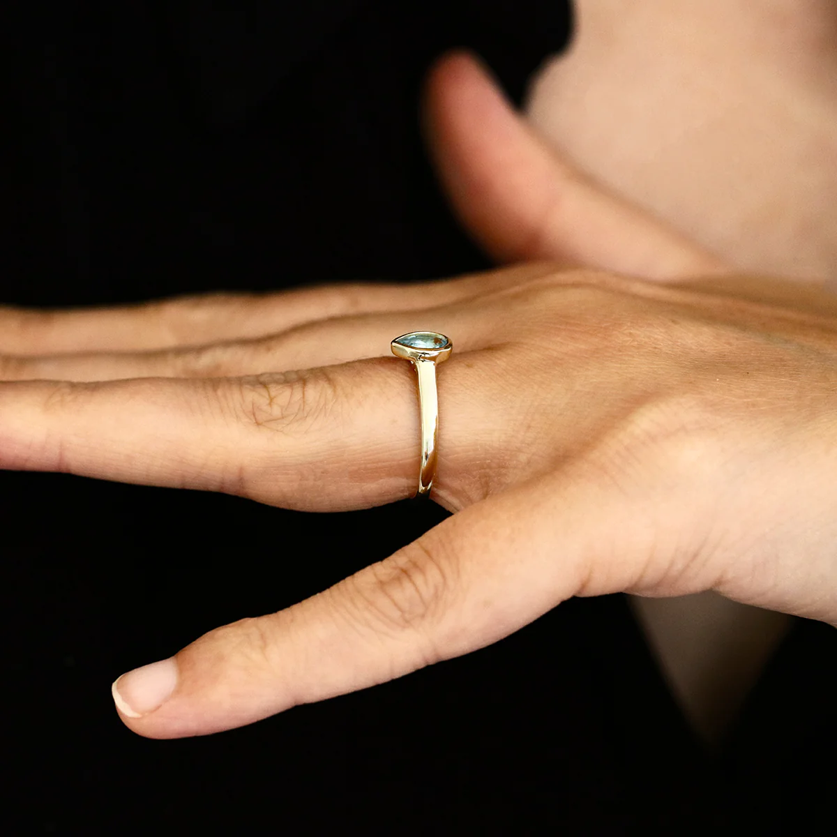 Rosa Mer 0.60ct Pear Cut Aquamarine Rubover Ring | 9K Yellow Gold - Image 7