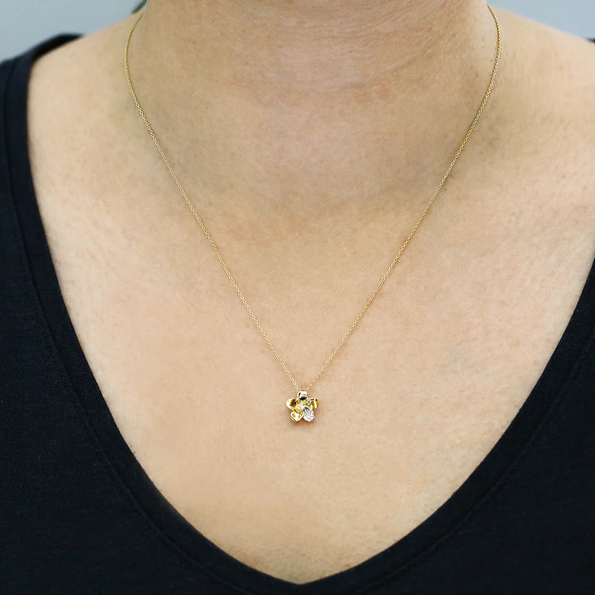 Soleil Collection 18" 0.03ct Diamond Floral Necklace | 9K Yellow Gold - Image 4