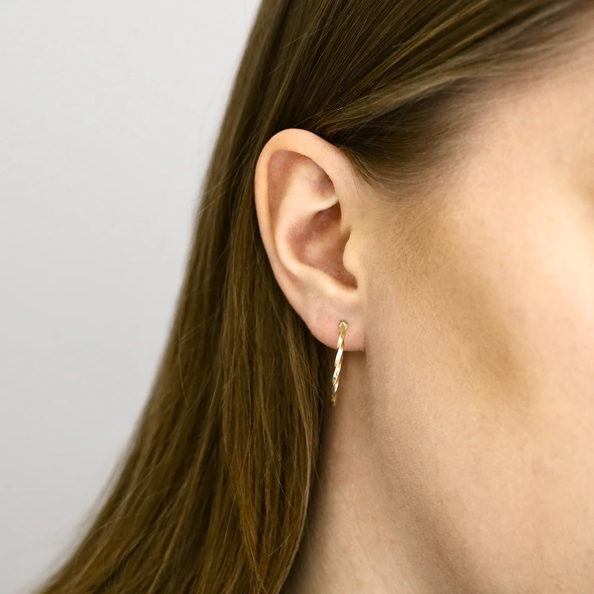 Soleil Collection 20mm Twist Hoops | 9K Yellow Gold - Image 6