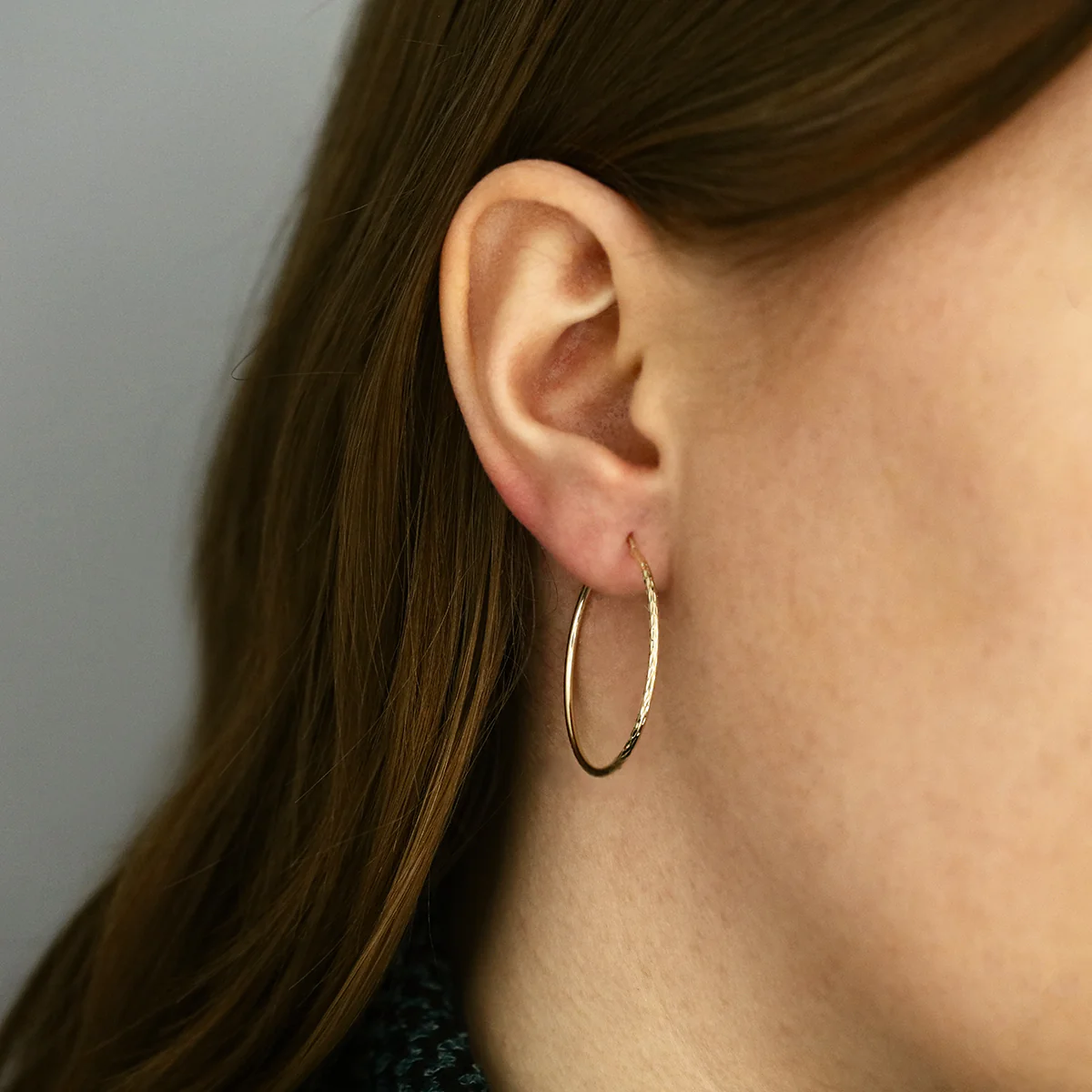 Soleil Collection 30mm Diamond Cut Hoop Earrings | 9K Solid Yellow Gold - Image 5