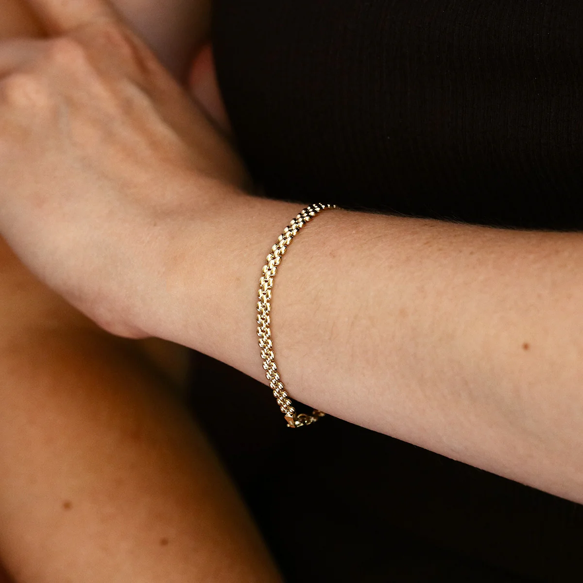 Soleil collection 7.5" Three Row Panthère Link Bracelet | 9K Yellow Gold - Image 4