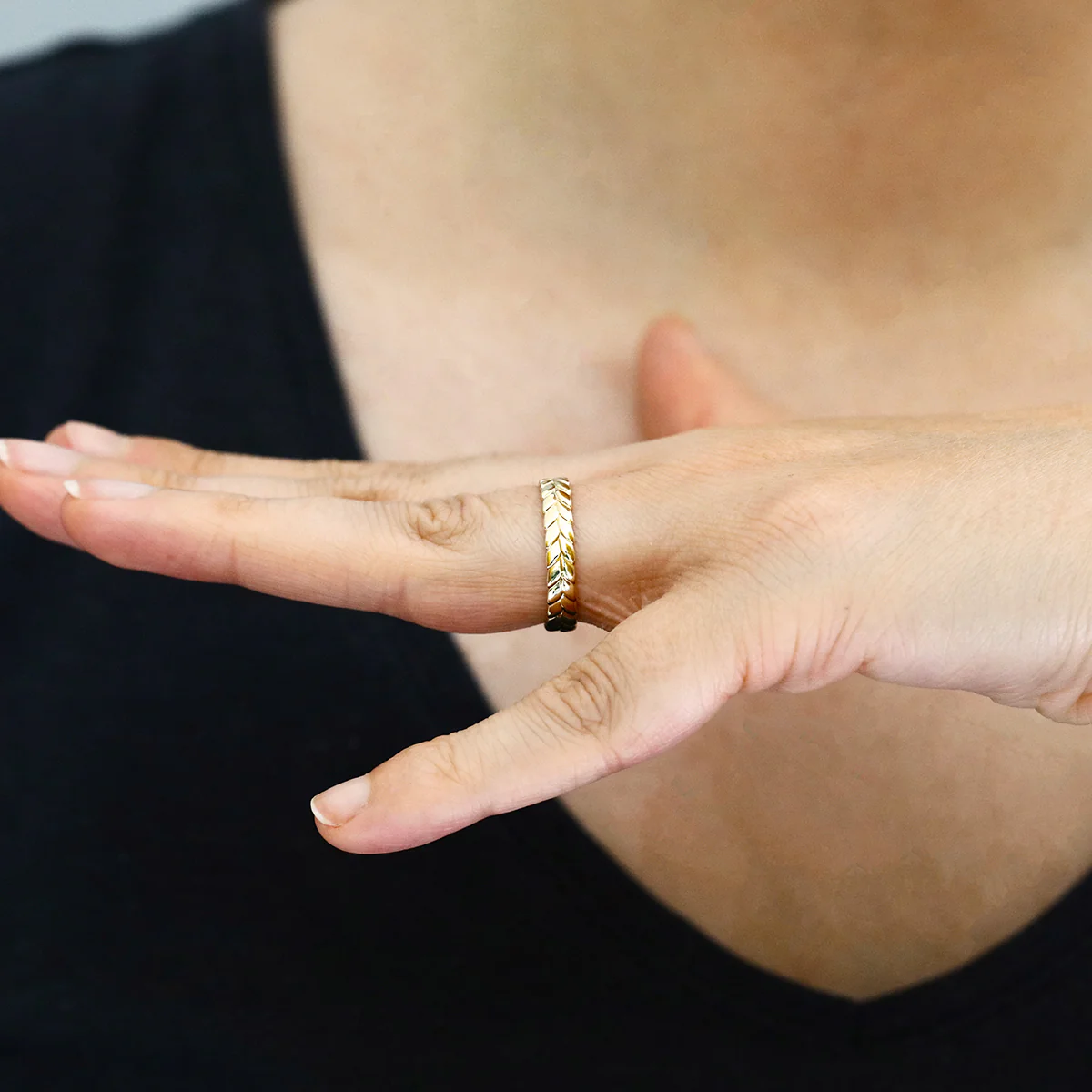Soleil Collection Leaf Design Dress Ring | 9K yellow Gold - Image 7