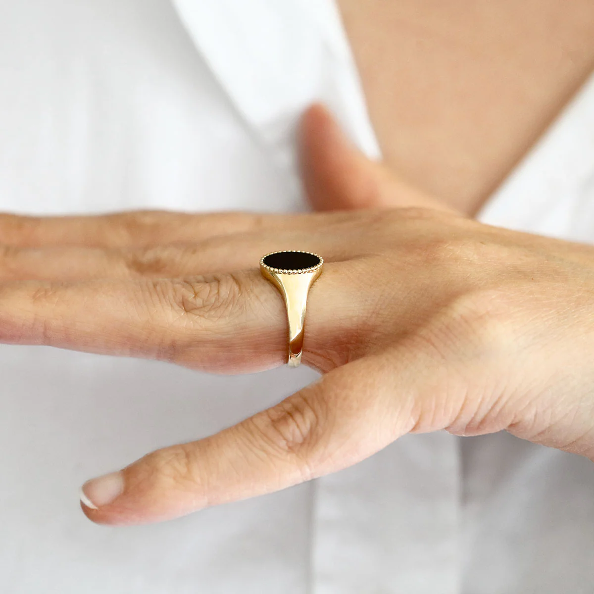 Soleil Collection Oval Agate Signet Ring with Beaded Edge Design | 9K Yellow Gold - Image 7