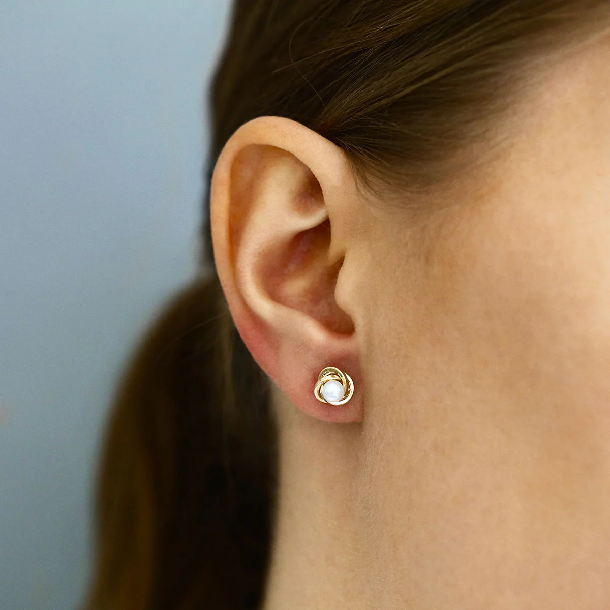 Soleil Collection Pearl and Knot Stud Earrings | 9K Yellow Gold - Image 5